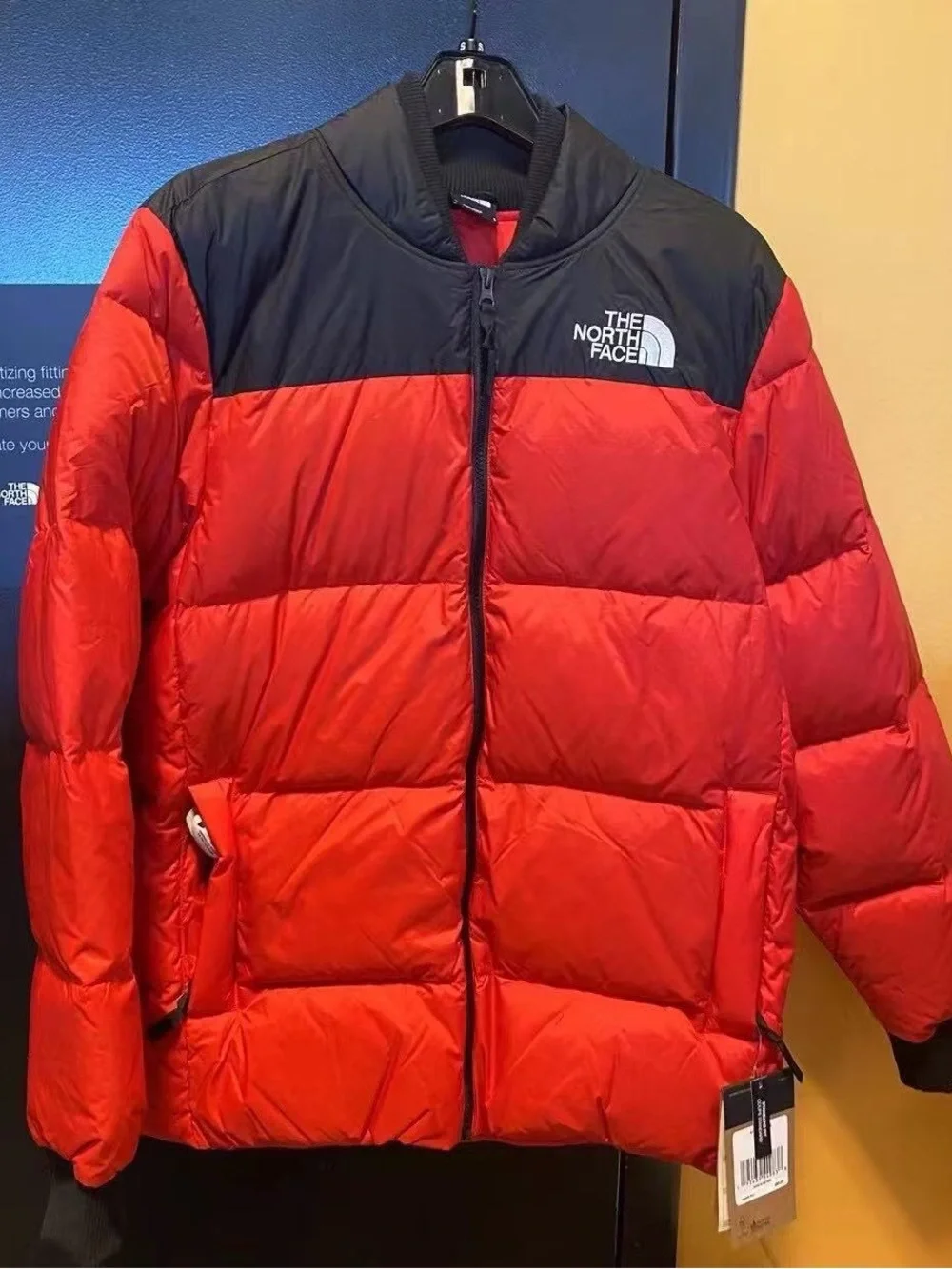 NWT The North Face Men’s Red & Black Dawn Puffer Jacket S
